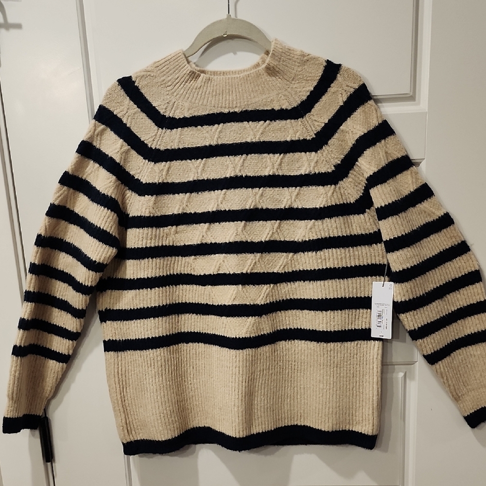 Liz Claiborne Navy and Cream Striped Sweater
